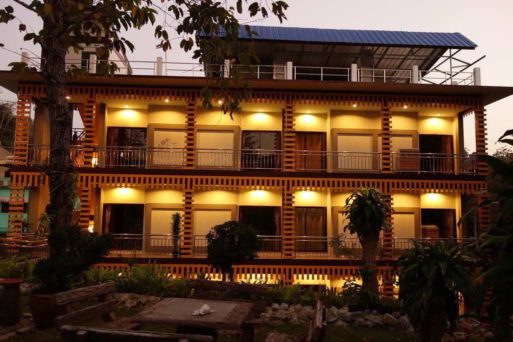 Airport Phuket Garden Resort Thalang Buitenkant foto